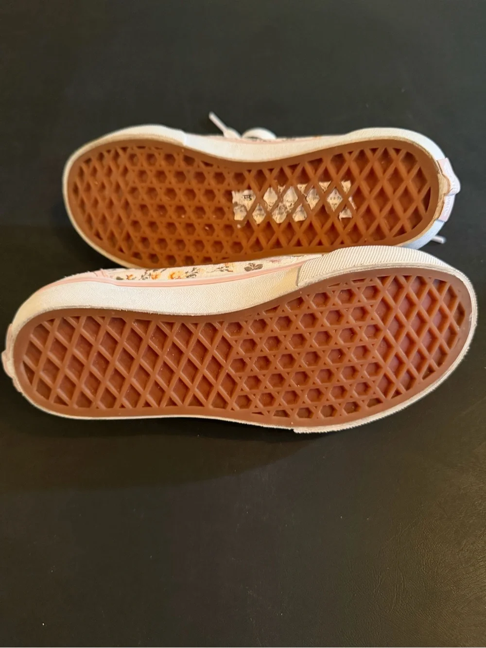 Vans classic silhouette